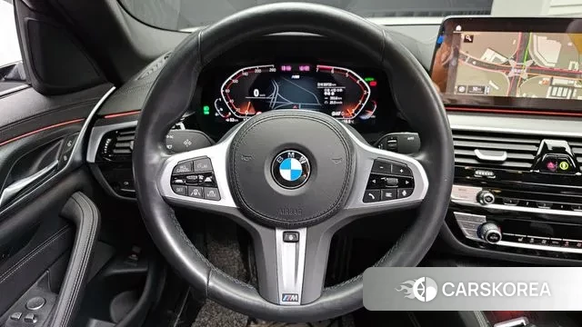 BMW 5 Series (G30) 2022 Белый из Кореи, фото 4