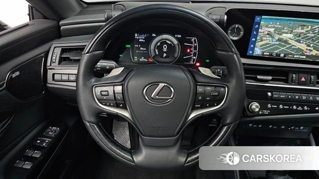Lexus ES300h 7th generation 2023 Черный из Кореи, фото 4