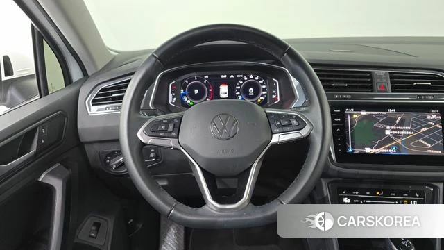 Volkswagen Tiguan second Generation 2022 Белый из Кореи, фото 4