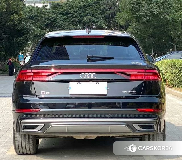 Audi Q8 2021 Черный из Китая, фото 4