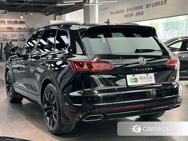 Volkswagen Touareg 2022 Черный из Китая, фото 4