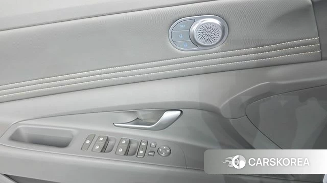 Hyundai Avante Hybrid (CN7) 2023 Белый из Кореи, фото 4