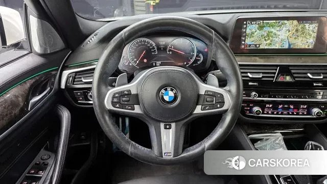 BMW 5 Series (G30) 2018 Белый из Кореи, фото 4
