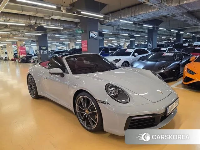 Porsche 911(992) 2024 Серебристо-серый из Кореи, фото 4