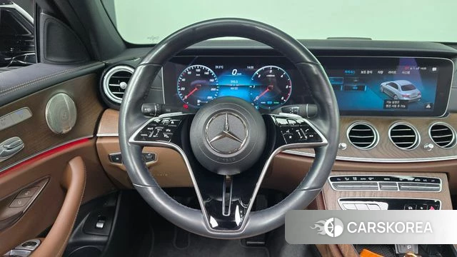 Mercedes-Benz E-Class W213 2023 Черный из Кореи, фото 4