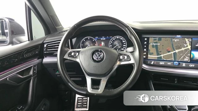 Volkswagen Touareg 3rd generation 2020 Черный из Кореи, фото 4