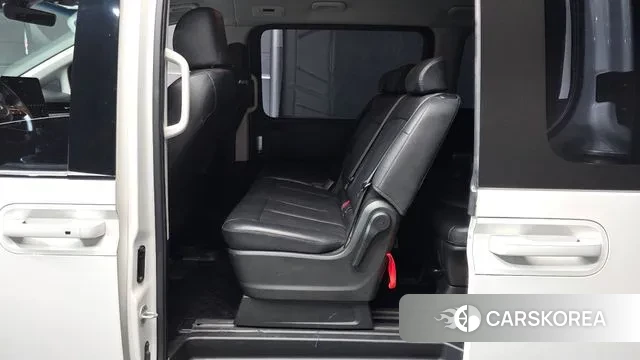 Hyundai Staria 2024 Белый из Кореи, фото 4