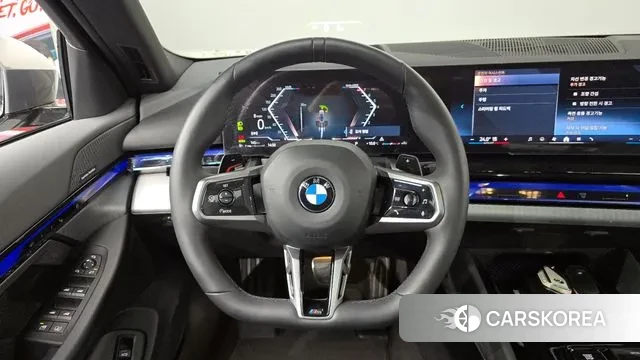 BMW 5 Series (G60) 2025 Серебристо-серый из Кореи, фото 4