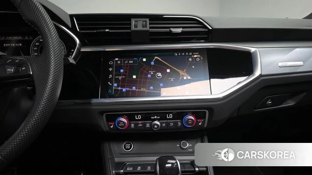 Audi Q3 (F3) 2023 Белый из Кореи, фото 4