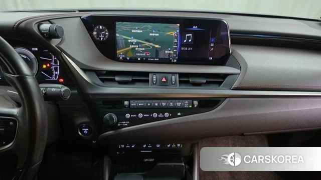 Lexus ES300h 7th generation 2019 Черный из Кореи, фото 4