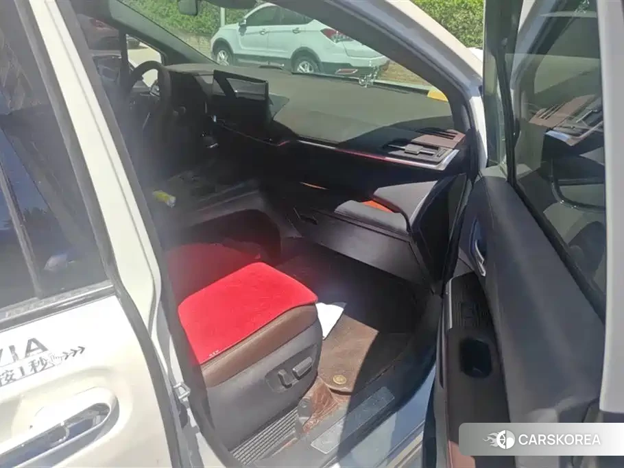 Toyota Granvia 2025 Белый из Китая, фото 4