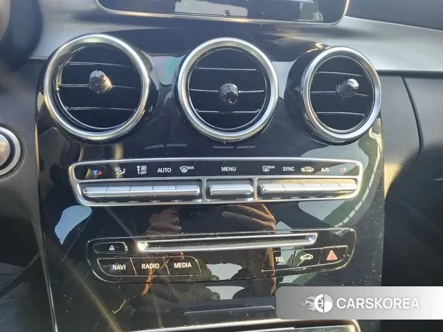 Mercedes-Benz C-Class W205 2018 Белый из Кореи, фото 4