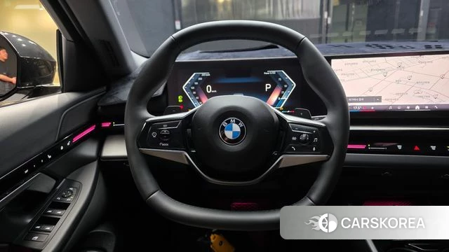 BMW 5 Series (G60) 2023 Черный из Кореи, фото 4