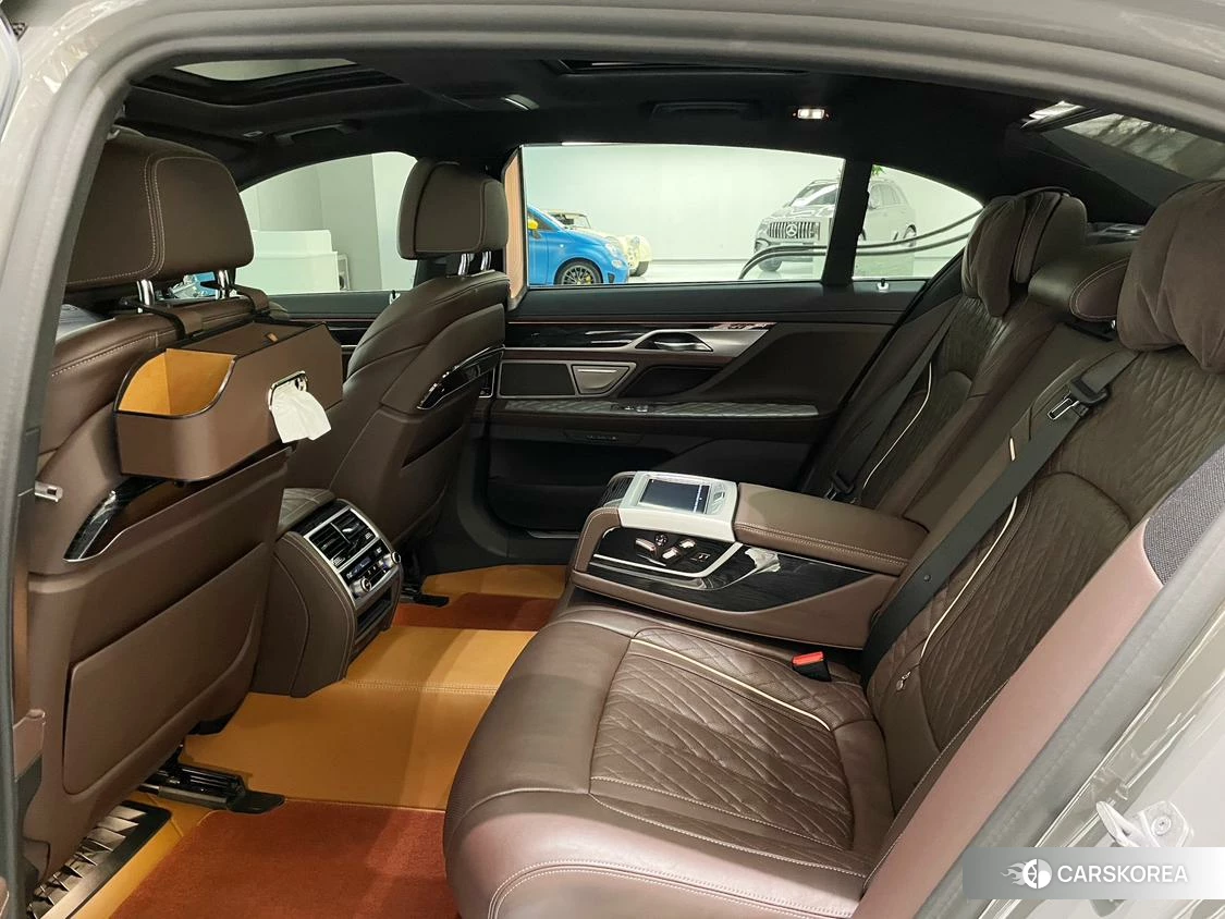 BMW 7 series 2021 Серебристо-серый из Китая, фото 4