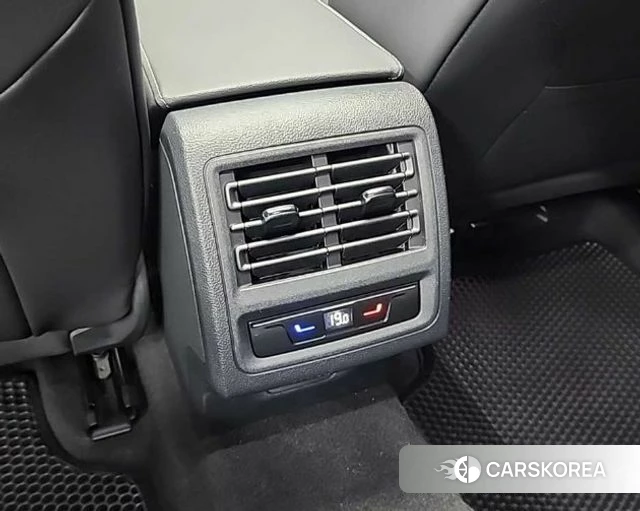 Volkswagen Golf 8th Generation 2025 Белый из Кореи, фото 4