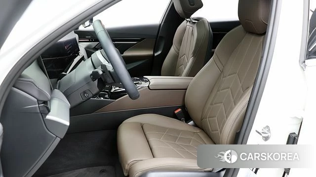 BMW 5 Series (G60) 2024 Белый из Кореи, фото 4