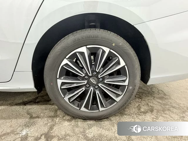 Chery Fengyun Fengyun A8 2024 Серебристо-серый из Китая, фото 4