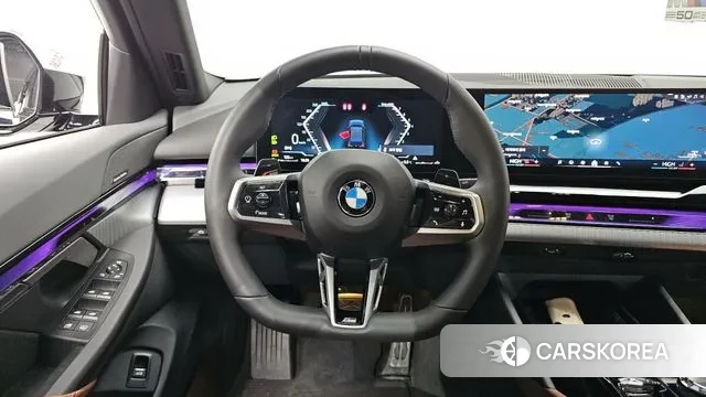 BMW 5 Series (G60) 2025 Черный из Кореи, фото 4