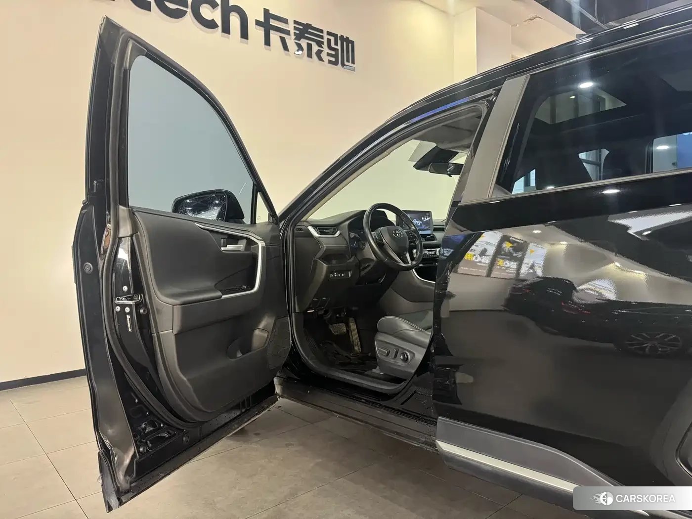 Toyota Wildlander 2023 Черный из Китая, фото 5