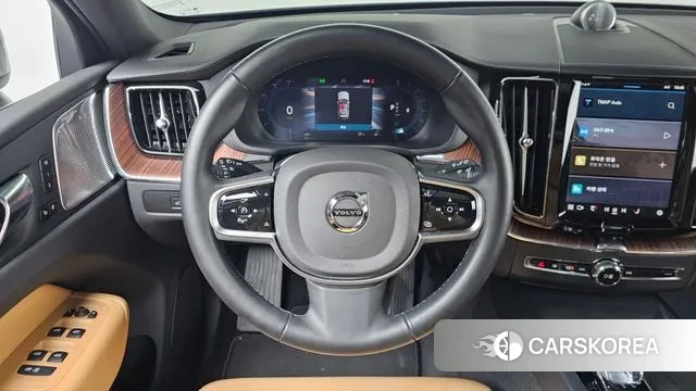 Volvo XC60 second Generation 2025 Белый из Кореи, фото 4