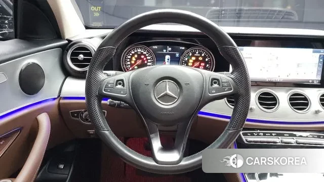 Mercedes-Benz E-Class W213 2018 Черный из Кореи, фото 4