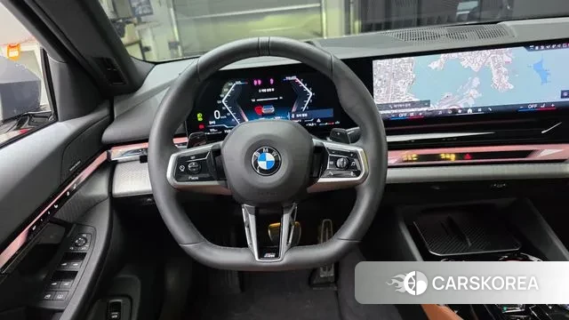 BMW 5 Series (G60) 2025 Серебристо-серый из Кореи, фото 4