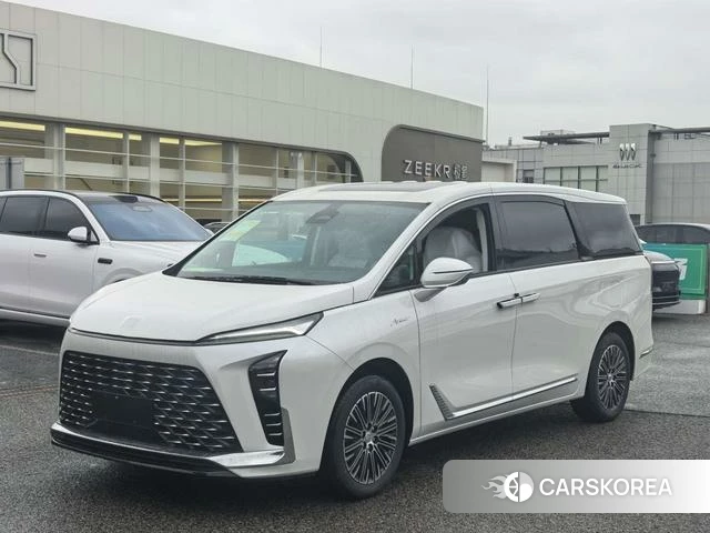 Buick GL8 PHEV 2024 Белый из Китая, фото 4