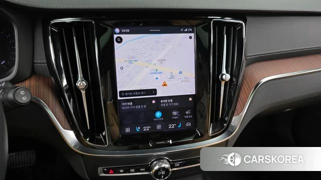 Volvo V60 Cross-Country 2nd Generation 2024 Белый из Кореи, фото 4