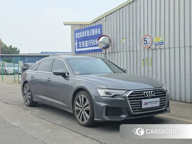 Audi A6L 2022 Темно-серый из Китая, фото 4