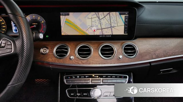 Mercedes-Benz E-Class W213 2018 Серый из Кореи, фото 4