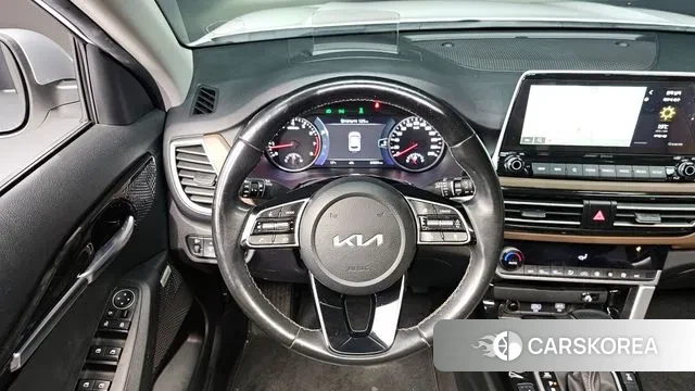 Kia Seltos 2022 Белый из Кореи, фото 4