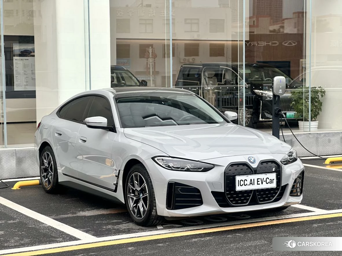 BMW i4 2023 Белый из Китая, фото 4