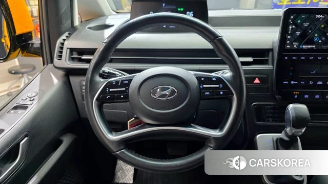 Hyundai Staria 2023 Желтый из Кореи, фото 4