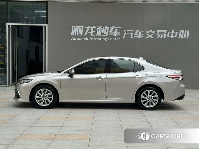 Toyota Camry 2021 Серебристо-серый из Китая, фото 4