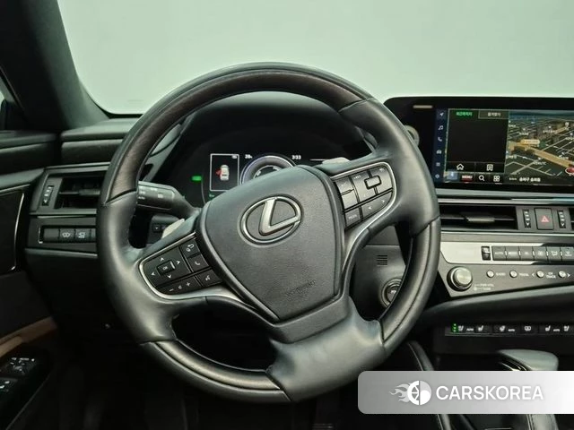 Lexus ES300h 7th generation 2023 Белый из Кореи, фото 4