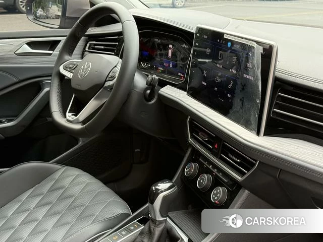 Volkswagen Sagitar 2024 Серебристо-серый из Китая, фото 4