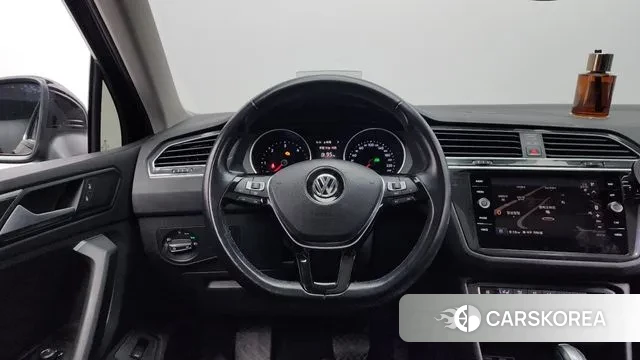 Volkswagen Tiguan second Generation 2019 Черный из Кореи, фото 4