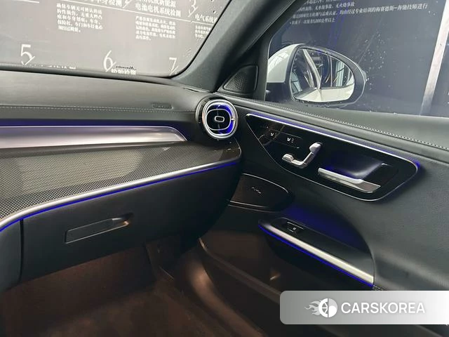 Mercedes-Benz Class C 2025 Белый из Китая, фото 4