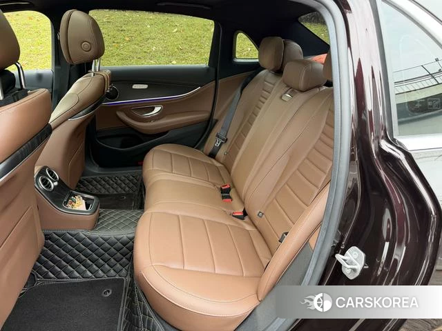 Mercedes-Benz E-class PHEV 2022 Коричневый из Китая, фото 4