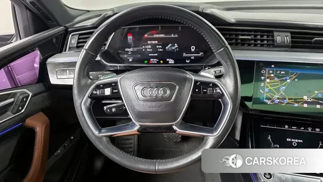 Audi e-Tron 2021 Серебряный из Кореи, фото 4