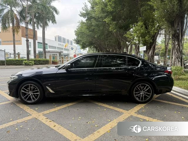 BMW 5 series 2023 Черный из Китая, фото 4
