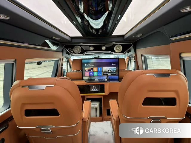 Toyota Hiace 2023 Белый из Китая, фото 4