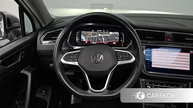 Volkswagen Tiguan Allspace 2023 Белый из Кореи, фото 4