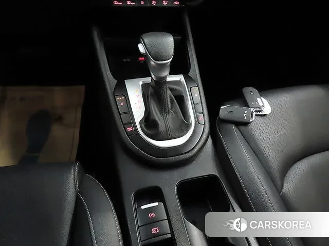 Kia The New K3 2nd generation 2021 Белый из Кореи, фото 4