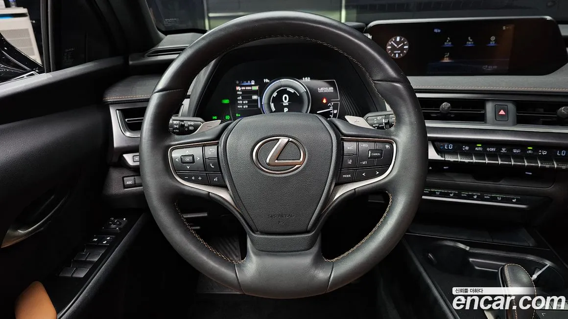 Lexus UX300e 2022 Черный из Кореи, фото 4