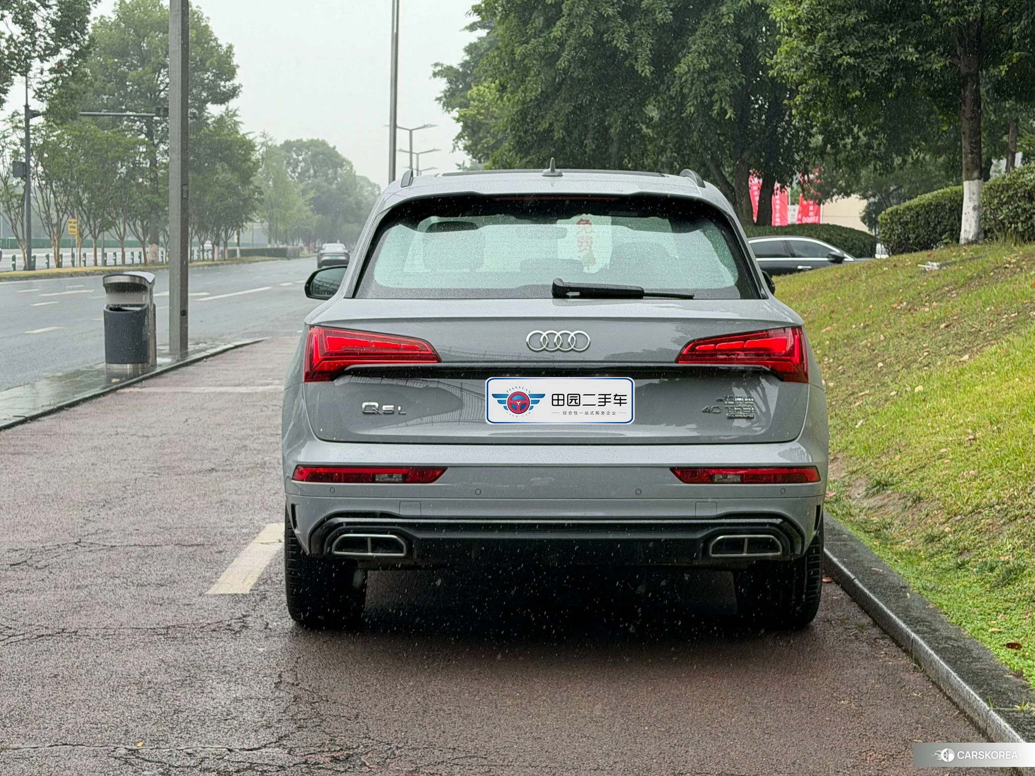 Audi Q5L 2023 Серебристо-серый из Китая, фото 4
