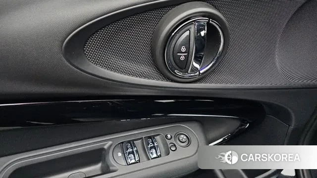 Mini Cooper Clubman 2023 Черный из Кореи, фото 4