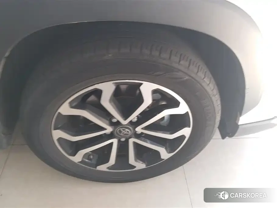 Toyota Frontlander 2024 Белый из Китая, фото 4