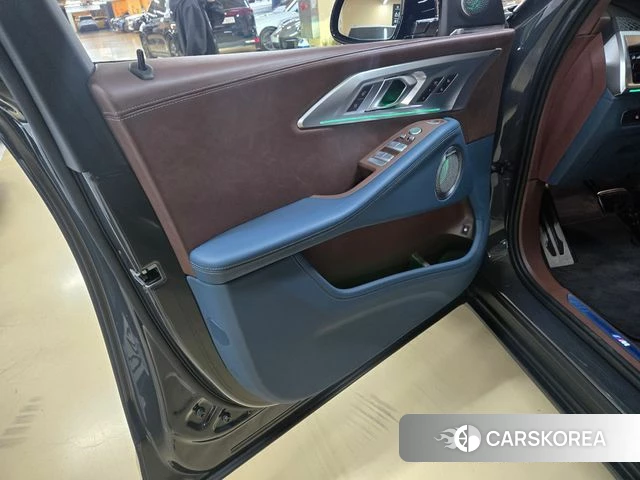 BMW XM (G09) 2025 Серый из Кореи, фото 4