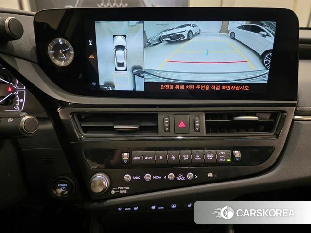 Lexus ES300h 7th generation 2025 Песочный из Кореи, фото 4